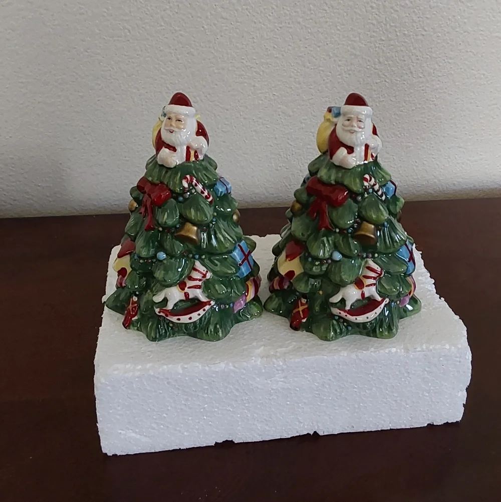 Spode Festive Santa Christmas Tree Figurines‎ Salt & Pepper Shaker